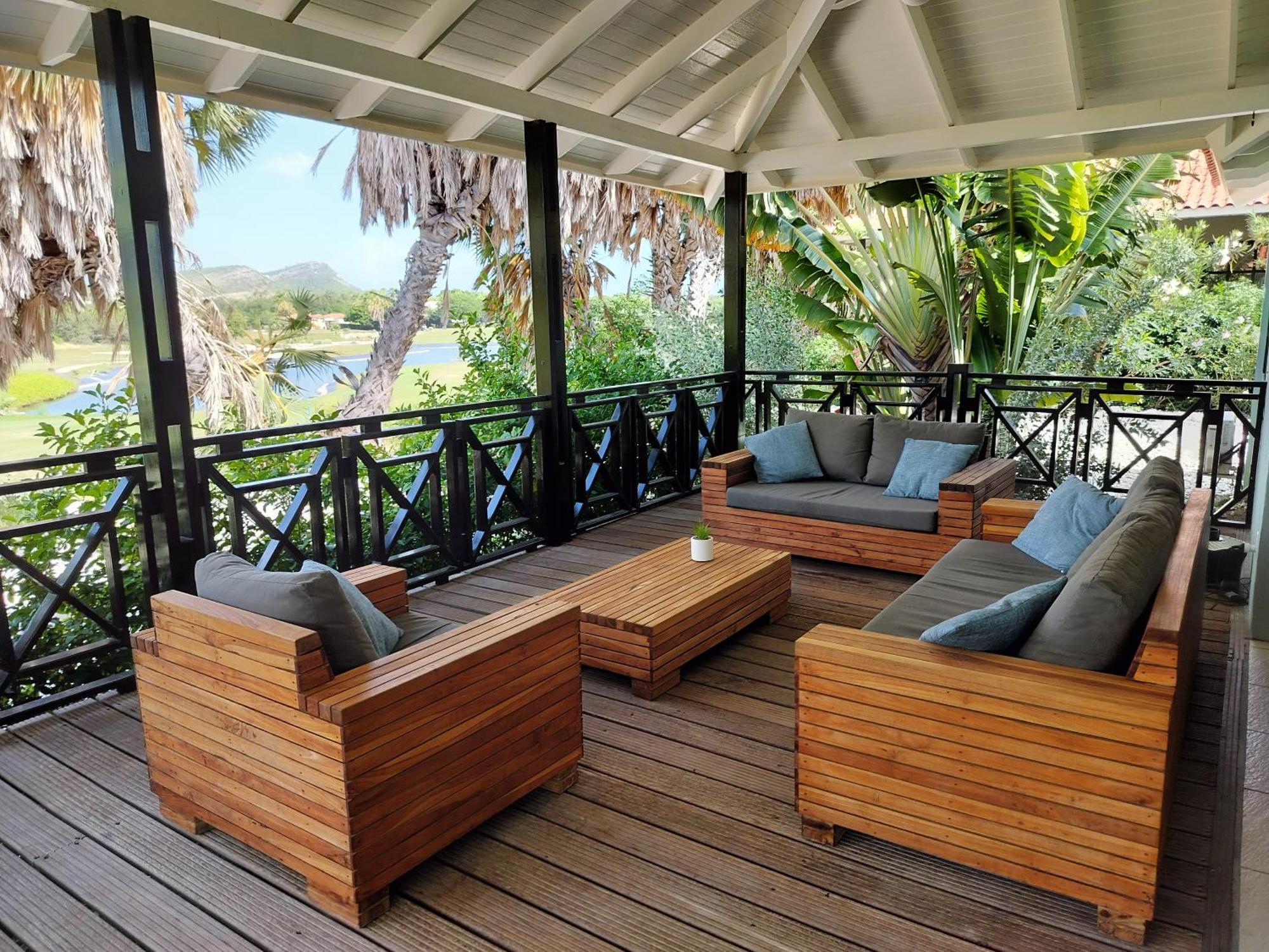 Blue Bay Beach Villa At Pool And Golfcourse Exterior photo